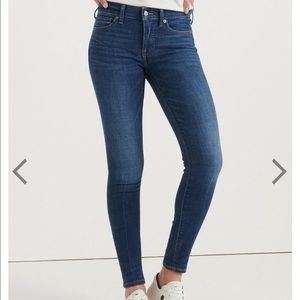 Ava Mid-Rise Skinny Jean